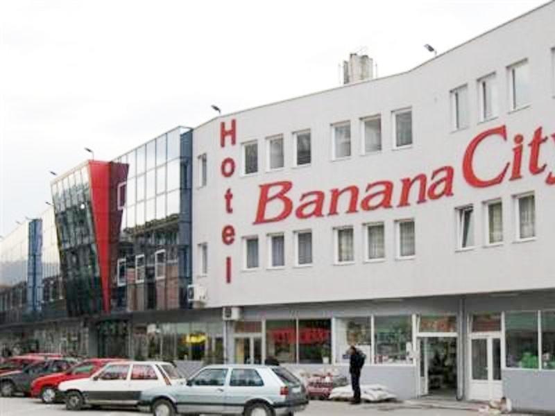 Banana City Hotel ซาราเยโว ภายนอก รูปภาพ